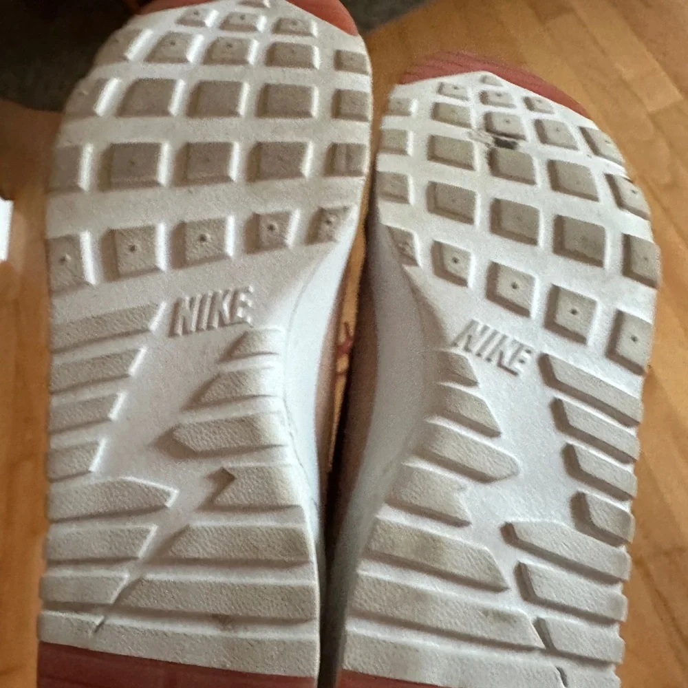 Nike Air Thea size women’s 9 never worn - Picture 5 of 6